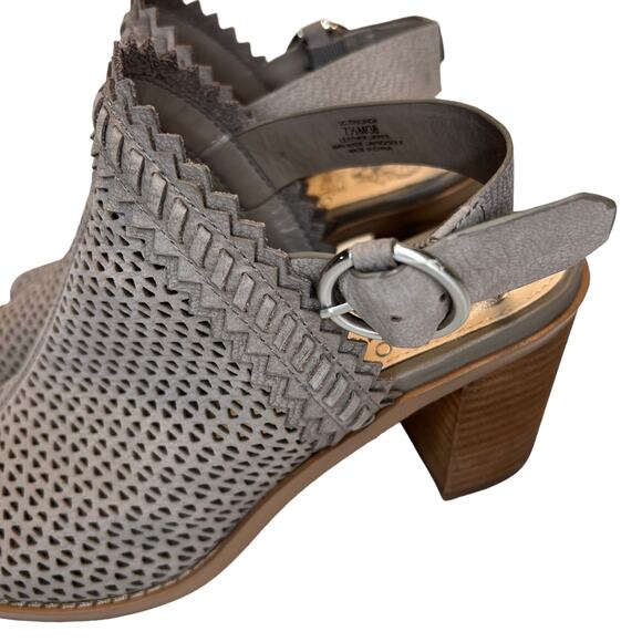 Vince Camuto Tricinda Heeled Sandal Size 7.5, Gray Taupe Slingback - Picture 14 of 16